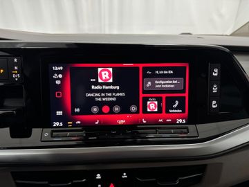 Fahrzeugverkauf 19 Volkswagen T7 Multivan lang *Vis-a-Vis* AHK* StHz*Pano*