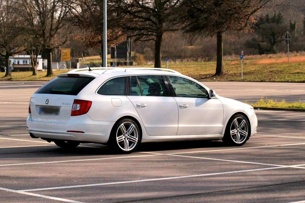 Skoda Superb 2011 — photo 5