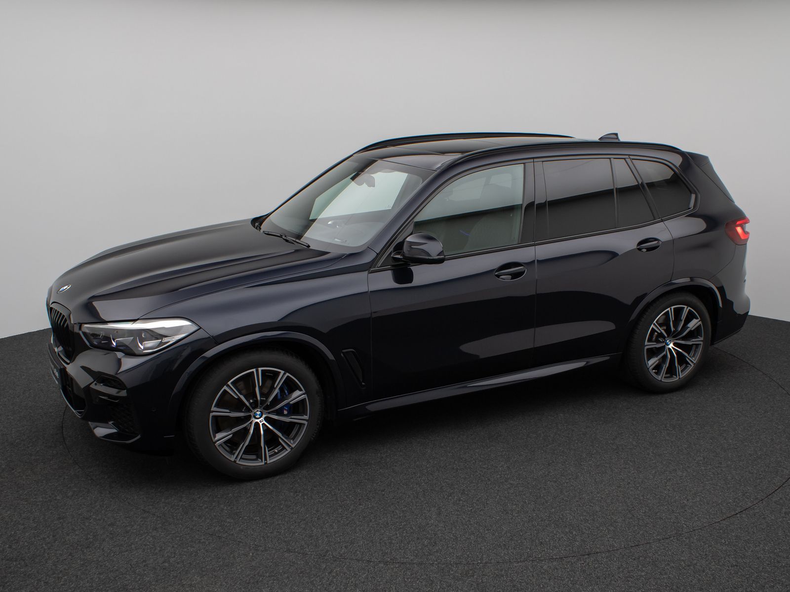 Fahrzeugabbildung BMW X5 xD40d M Sport Panorama Kamera HUD DAB Massage
