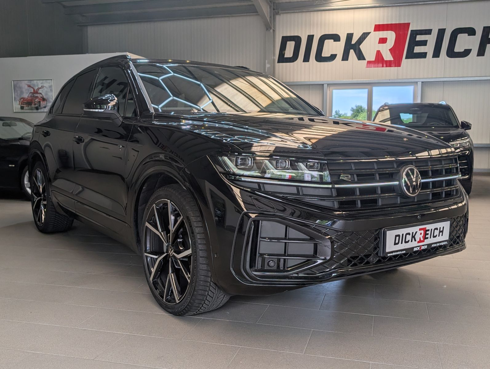 Fahrzeugabbildung Volkswagen Touareg 3.0TDI 4M R-Line VOLL Black 22" UPE 114T