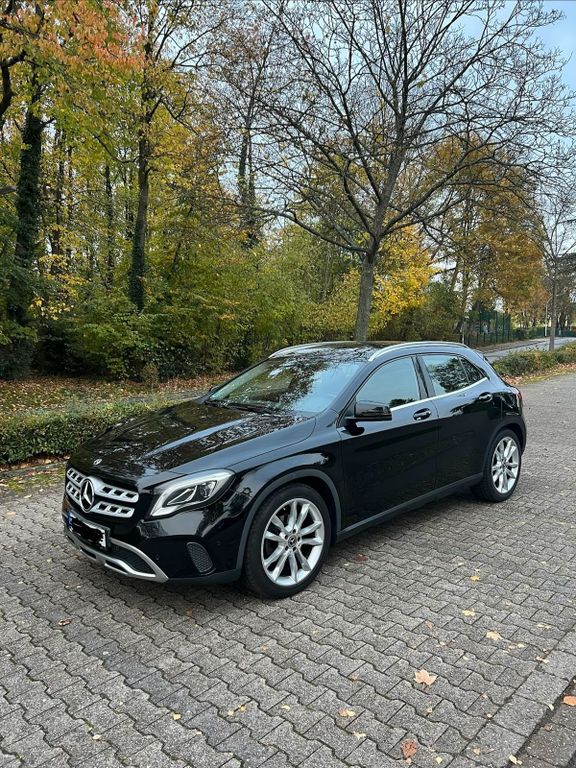 Image of Mercedes-Benz GLA 200
