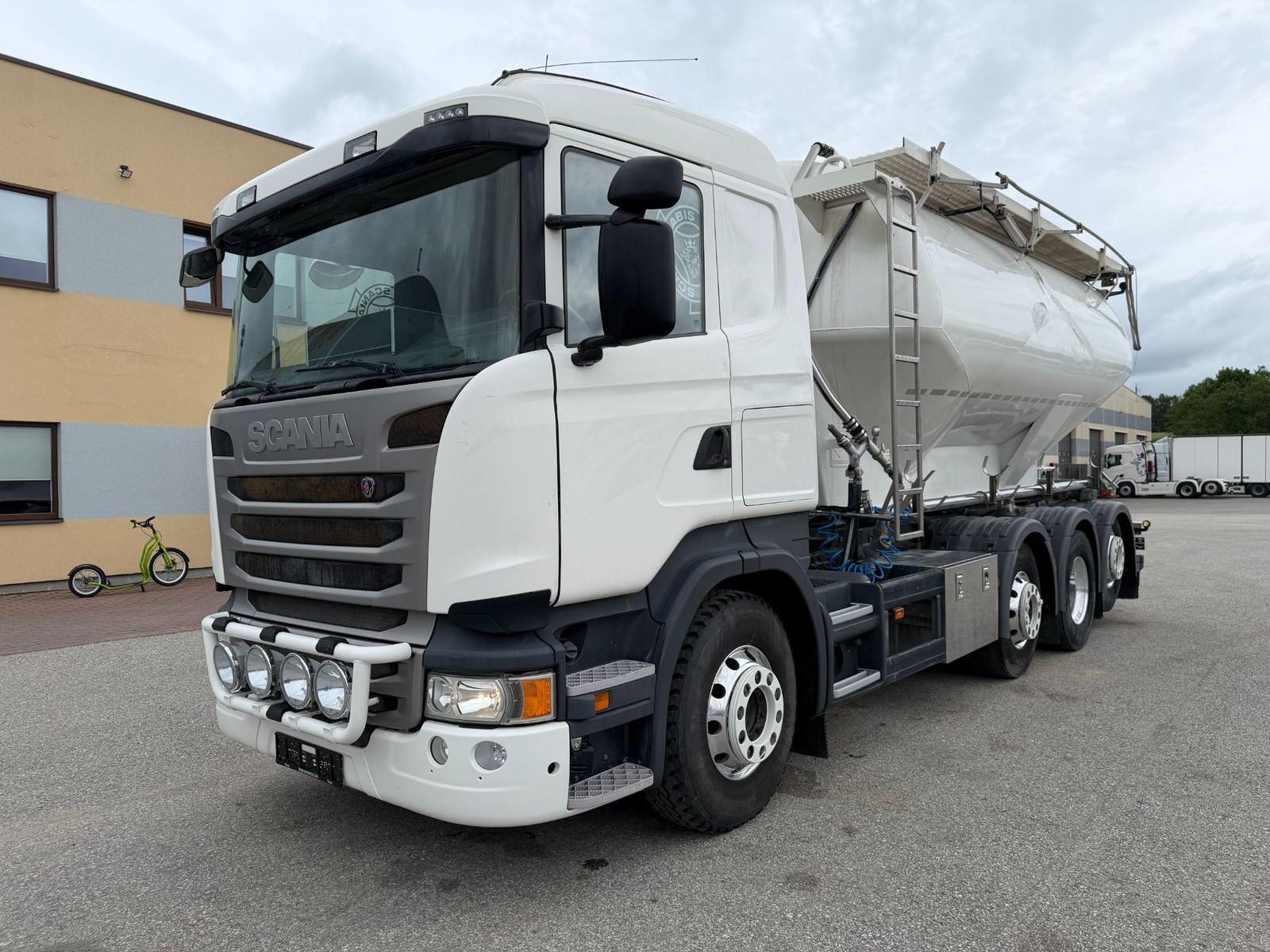 Scania R490 8x2*6