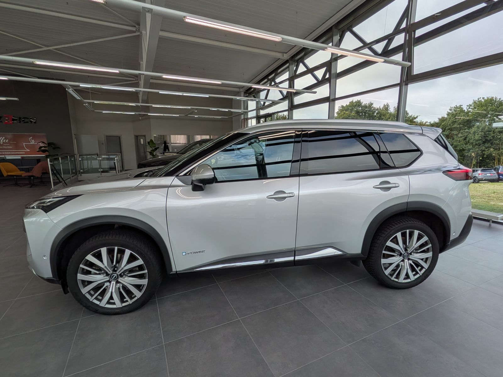 Fahrzeugabbildung Nissan X-Trail 1.5 e-Power e-4 Tekna Bose HUD LED+ 20"