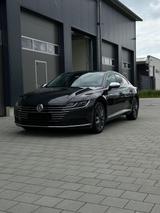 Volkswagen Vw Arteon mit viel Zubehör - Volkswagen Arteon in Augsburg