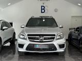 Mercedes-Benz GL63 AMG 4Matic/designo/360°/Pano/HK/Luft/Memory - Mercedes-Benz GL 63 AMG mit Benzin-Antrieb