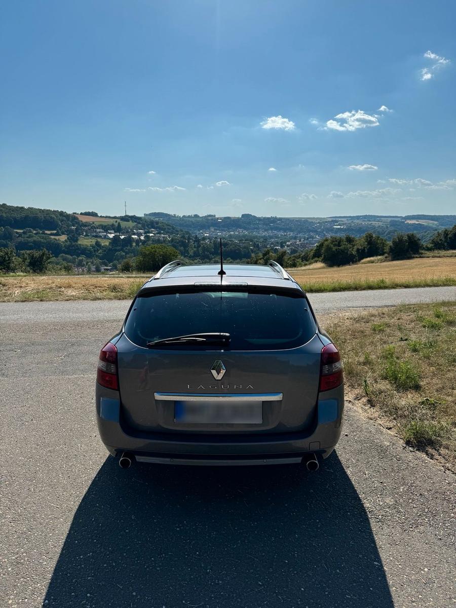 Renault Laguna 2011 — photo 5