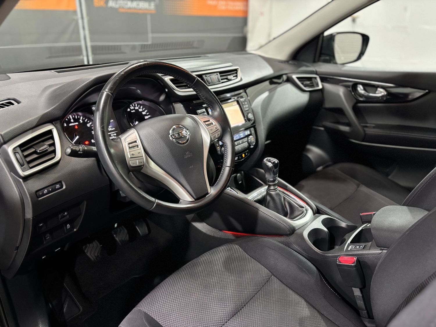 Fahrzeugabbildung Nissan Qashqai N-Vision#Kamera#Spur#Verkennung#Tempo