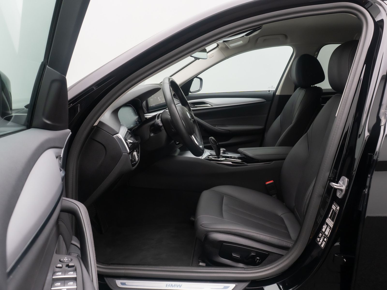 Fahrzeugabbildung BMW 520d xD Alarm Kamera DAB HUD 4xKlima Leder