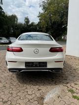 Mercedes-Benz E 220d Coupé AMG Pano Navi Distronic Ambiente - Mercedes-Benz E 220 mit Diesel-Antrieb: mit Navigationssystem, Coupe