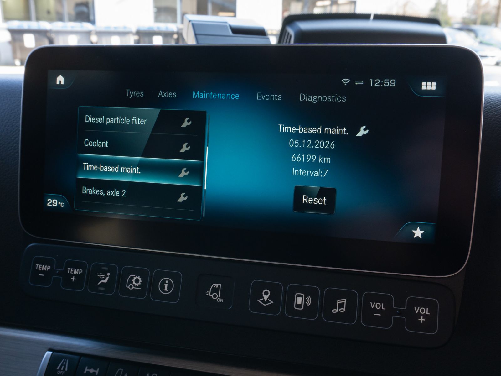 Fahrzeugabbildung Mercedes-Benz Actros 1853 LSnR LowLiner Style-Line NeuReifen