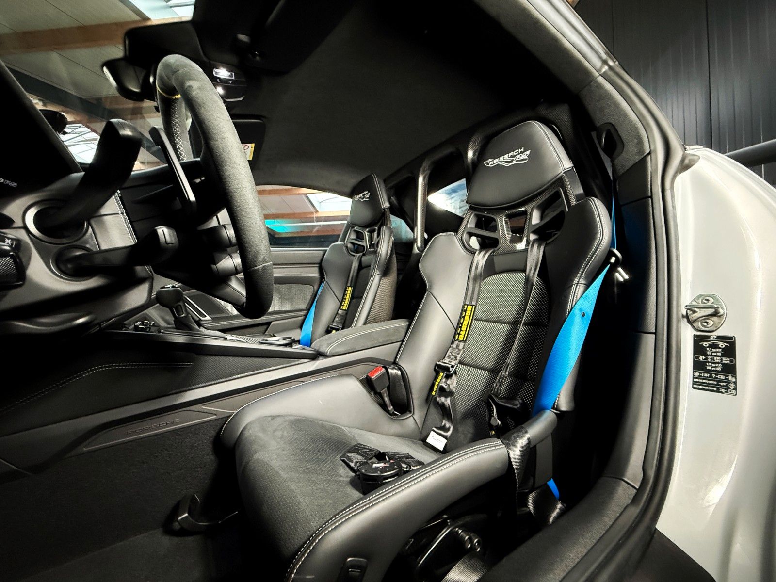 Fahrzeugabbildung Porsche 992 GT3 RS + Weissach + Approved + Clubsport