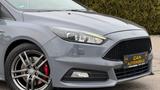 Ford Focus 2.0 TDCI Turnier ST-Navi-Leder-Xeonon-Eur6 - Ford Focus: Kombi, Tdci