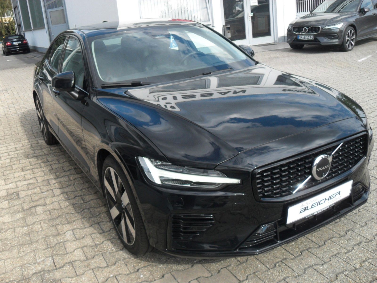 Fahrzeugabbildung Volvo S60T8 Lim. Ultimate Dark | 360° | HeadUp | Pano.