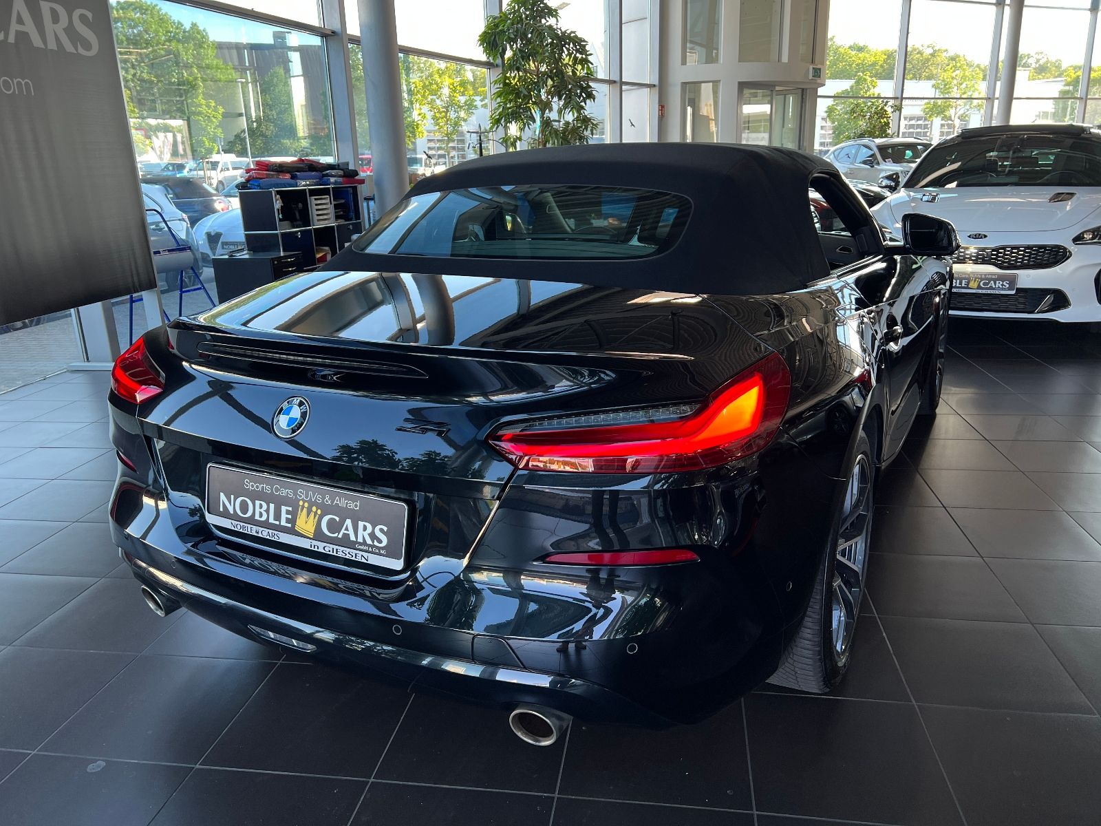 Fahrzeugabbildung BMW Z4  sDrive 30 i Sport Line ACC H/K HUD RKF