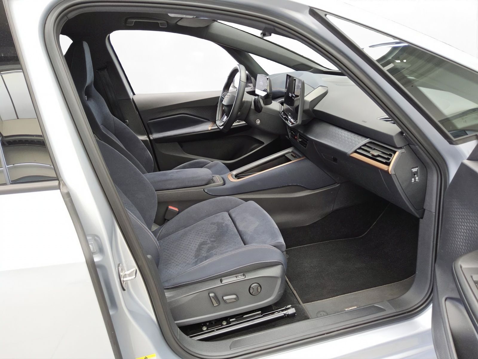 Cupra Born 170 Edition Dynamic LED LM 20" Navi 360° AC imagem 3