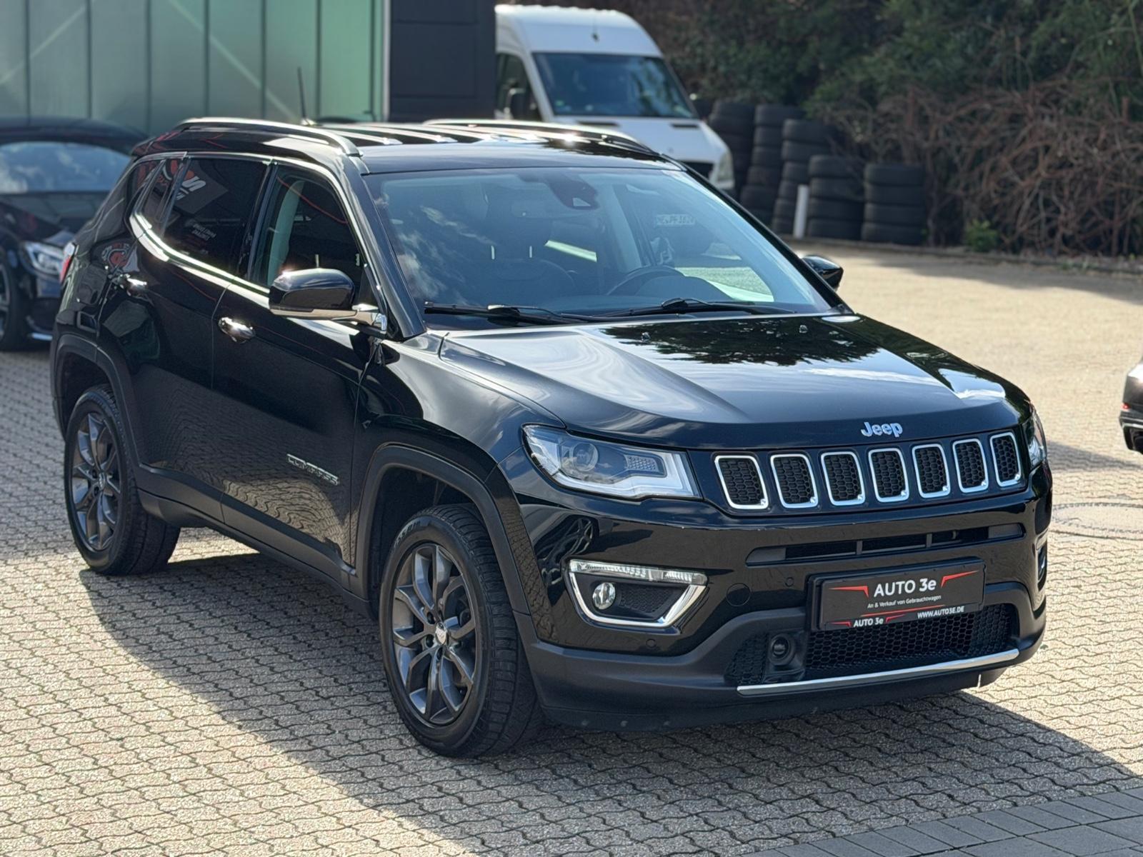 Jeep Compass Limited 4WD Leder Navi Xenon Kamera...