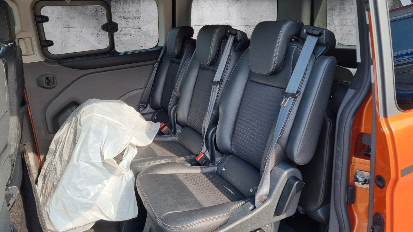 Fahrzeugabbildung Ford Tourneo Custom Kombi Sport 320 L1 Automatik