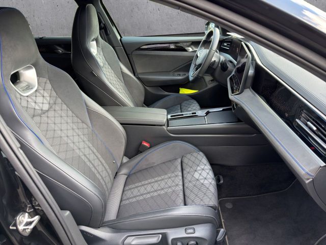 Passat Variant R-Line 2.0 TDI DSG Bluetooth Navi