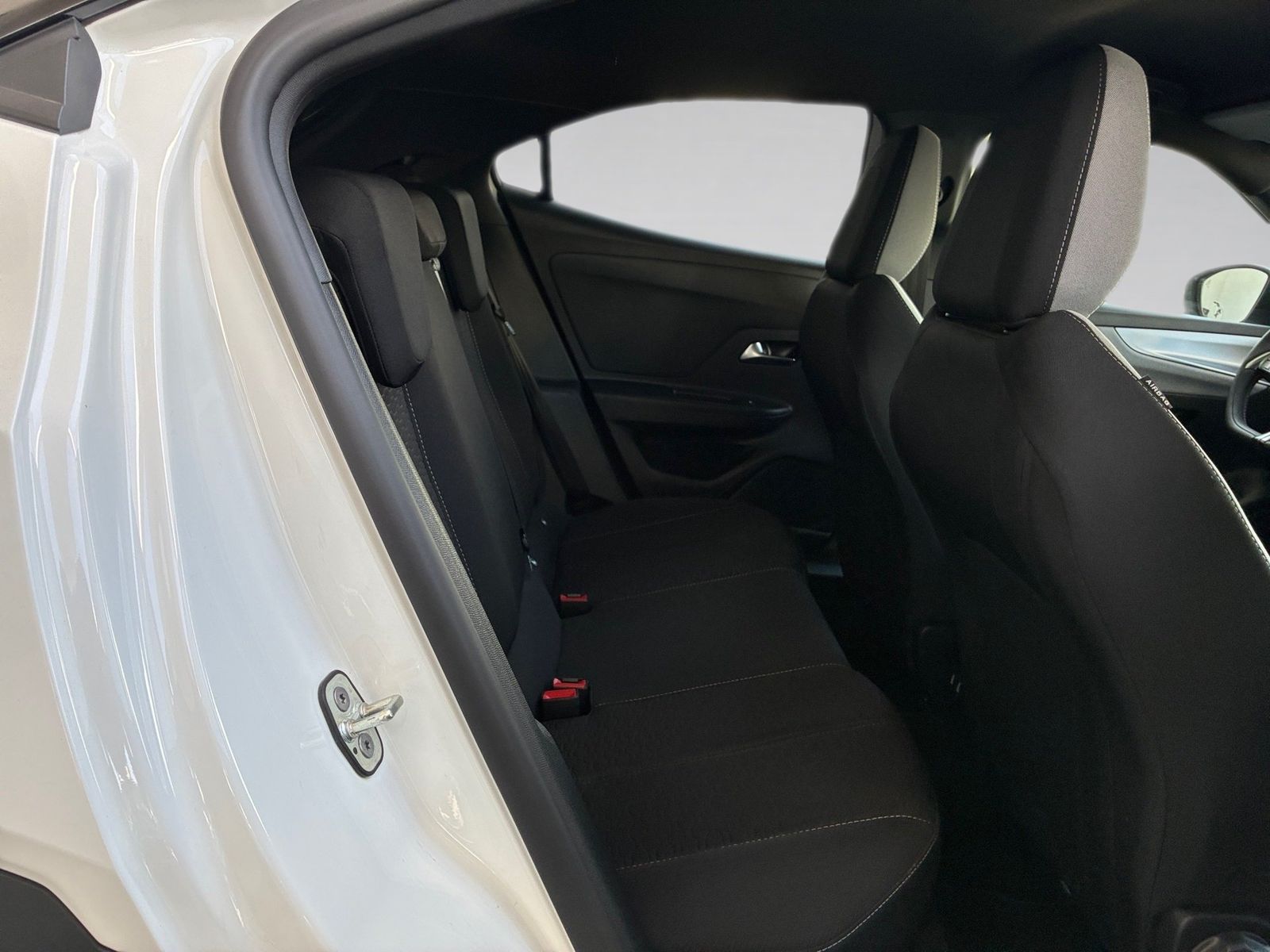Fahrzeugabbildung Opel Mokka 1.2 Edition Kamera,LED,Navi,SHZ,Klimaaut.