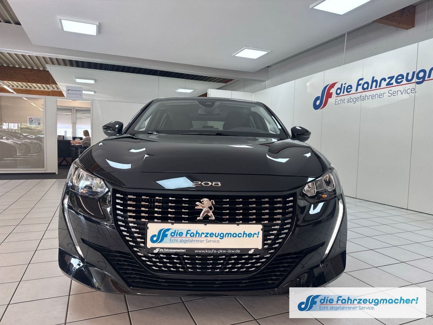 Fahrzeugabbildung Peugeot 208 Allure 1.2 PureTech 100 EU6d Navi LED Apple
