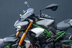 KAWASAKI Z 900 SE 2026 Performance + AKRA + Quickshifter