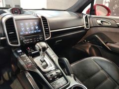 Fahrzeugabbildung Porsche Cayenne GTS *SPORTDESIGN* (BOSE/PANO/CHRONO/PASM