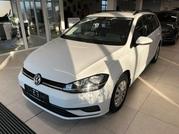 Fotografie VW Golf VII Variant Trendline NAVI TEMPOMAT UVM