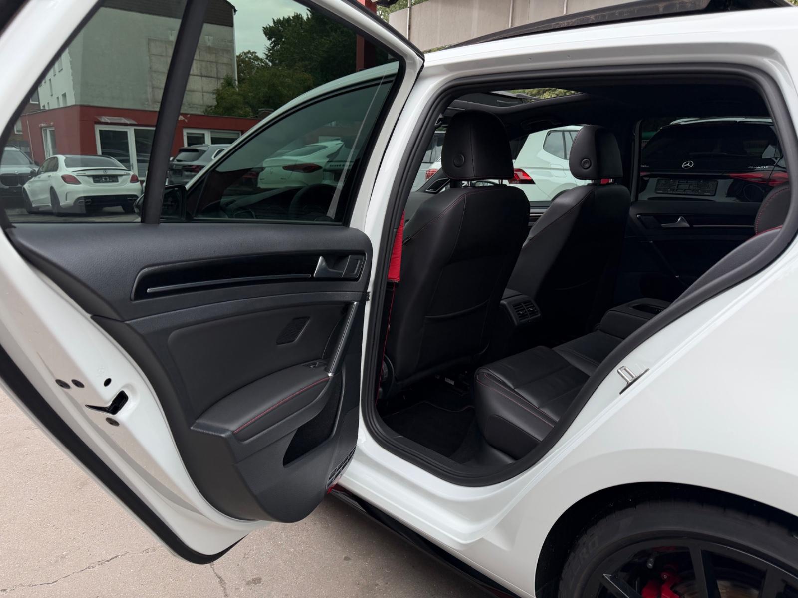 Volkswagen Golf VII Lim. GTI Clubsport*DYNAUDIO*PANO*LEDER*