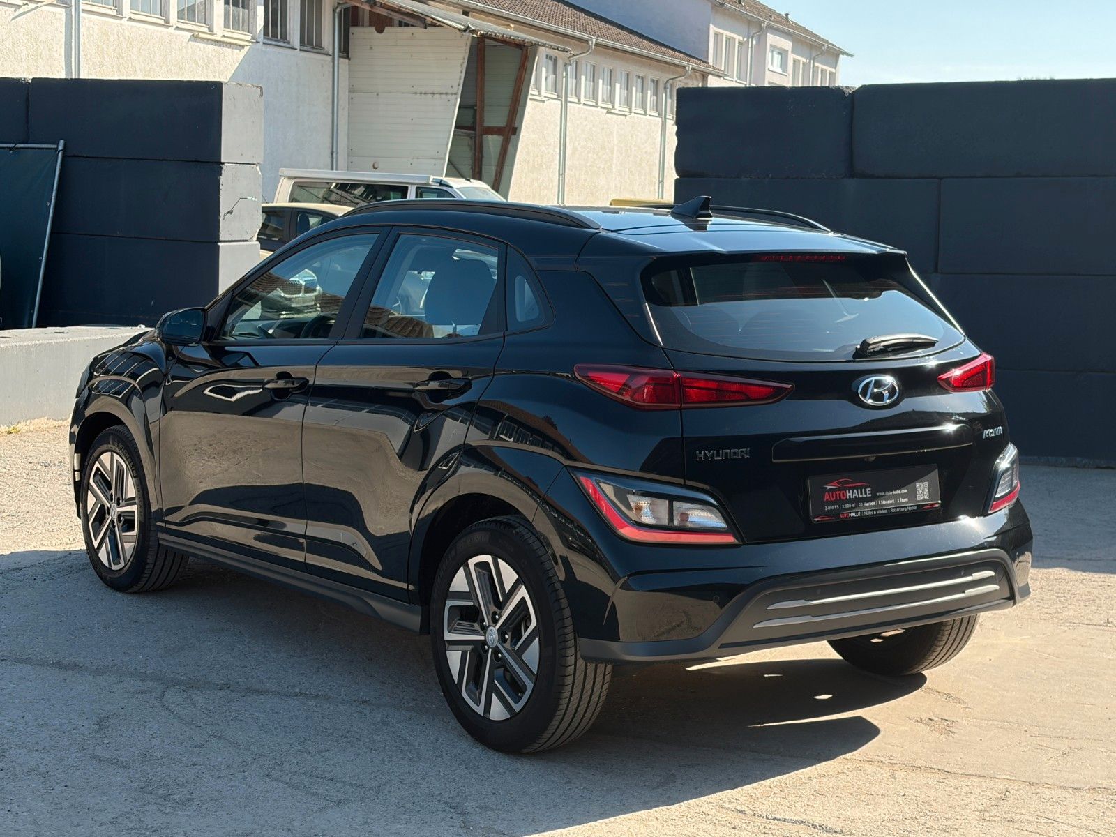 Fahrzeugabbildung Hyundai KONA E Select SHZ LHZ LKA LFA ACC CarPlay Navi