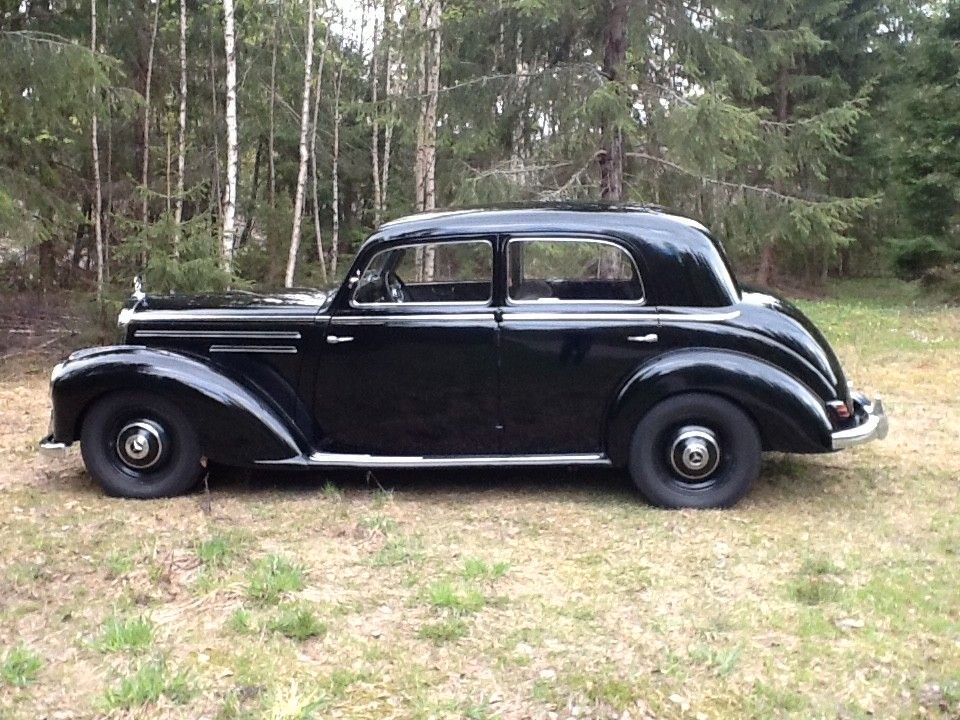 Mercedes-Benz 220
