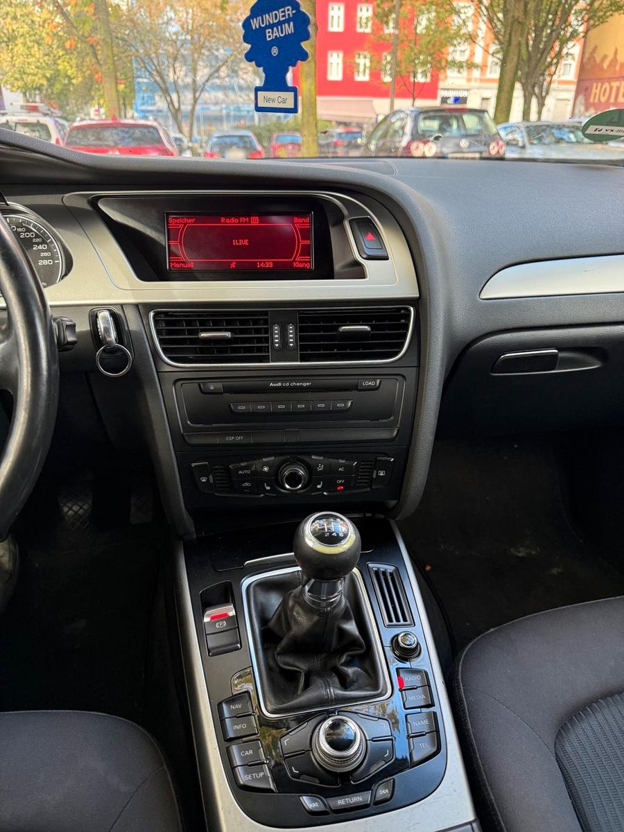 Audi A4 2009 — photo 8