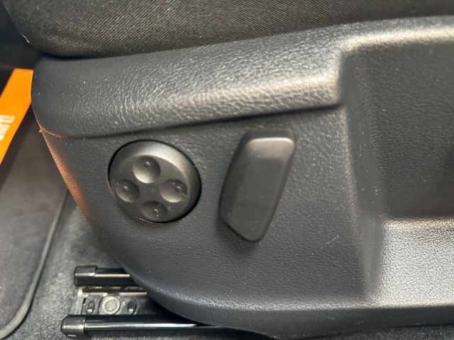 Volkswagen Sharan*7-Sitzer*3-ZONEN*SZHZ*NAVI*TEMPO*AHK*PDC