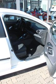 Toyota Yaris - 11