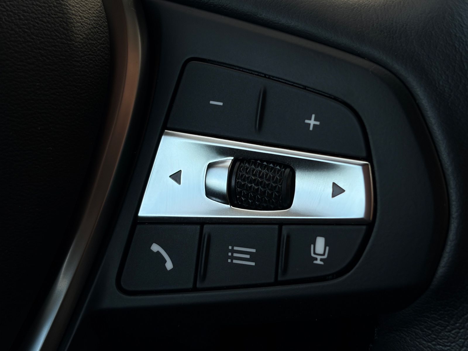 Fahrzeugabbildung BMW 320i Limo Sport Line 3Z-Klima Temp. LCProf. AHK