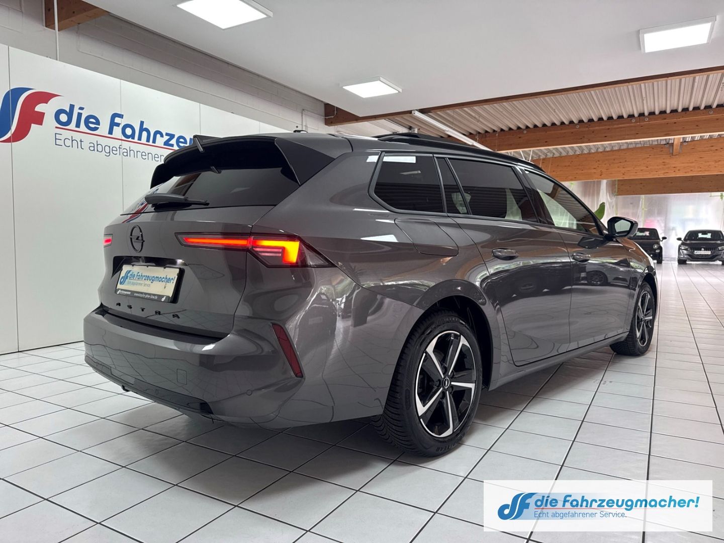Fahrzeugabbildung Opel Astra L Sports Tourer GS HUD El. Panodach Navi D