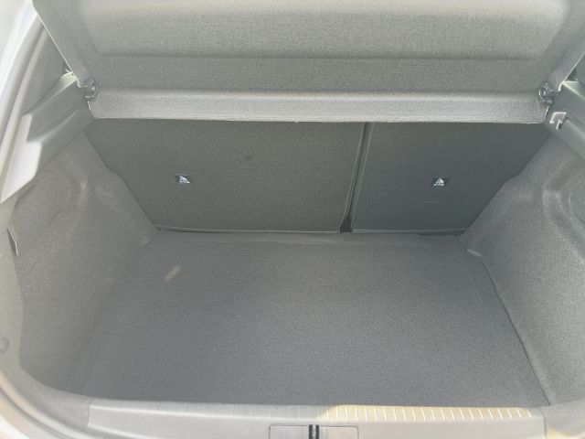 Foto Nummer 11: PEUGEOT 208