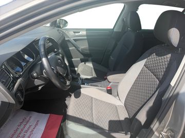 Volkswagen Golf - 6