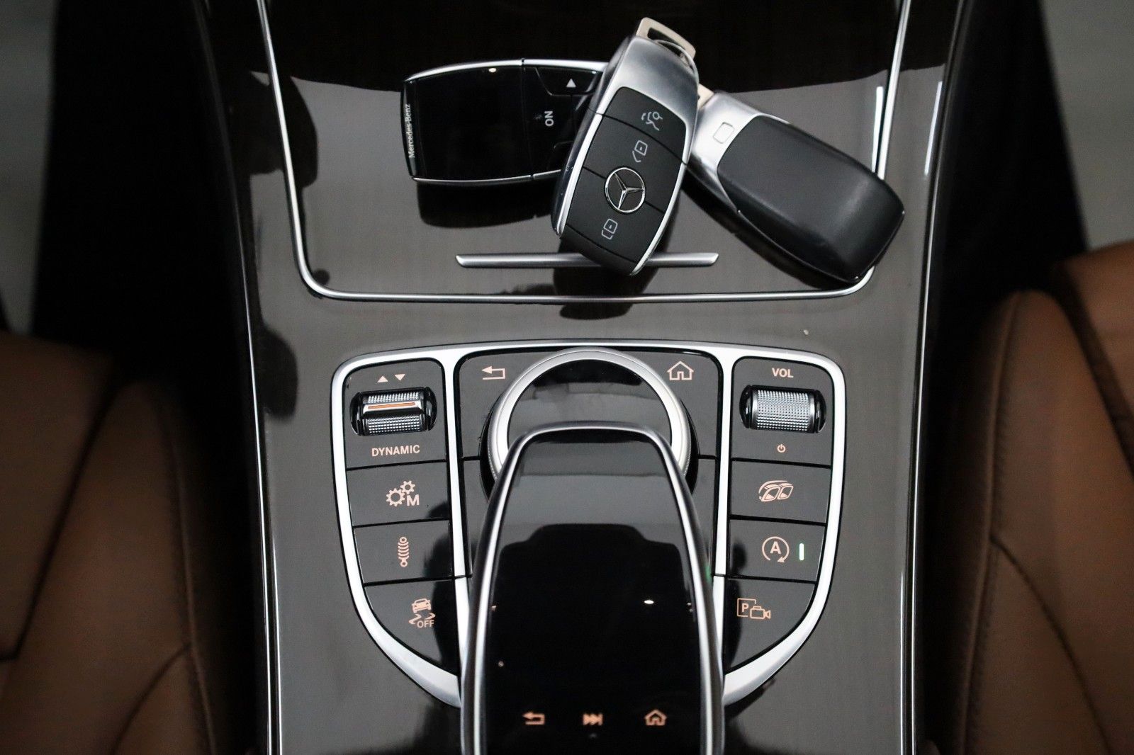 Fahrzeugabbildung Mercedes-Benz C 43 AMG T 4M Leder,Navi,LED,HUD,PanDach,360°