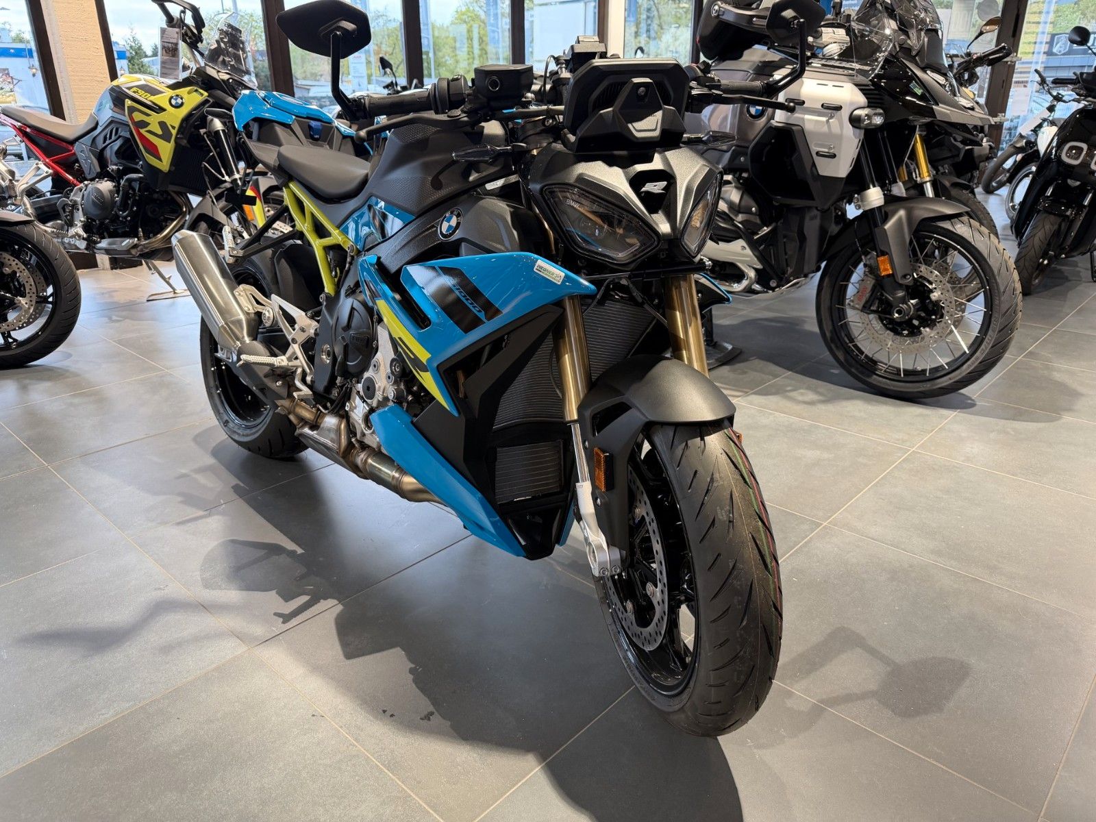 Fahrzeugabbildung BMW S 1000 R Sport 3 Pakete+ Extras MY26