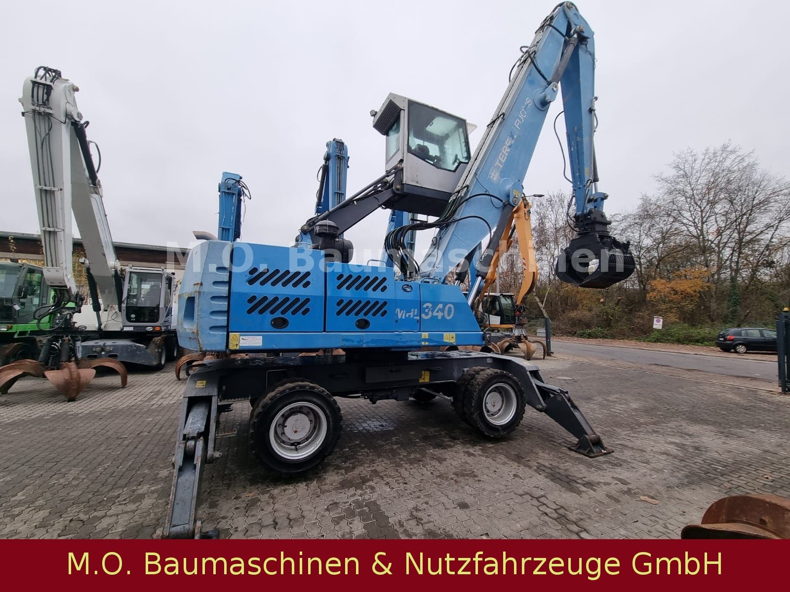 Fahrzeugabbildung Fuchs MHL 340 / Hochfahr.Kabine/Stiel mit Zylinder