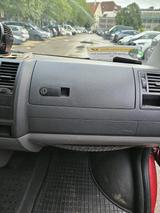 Volkswagen Ich verkaufe ein Roboterauto. - VW T5 Transporter Gebrauchtwagen in Stuttgart