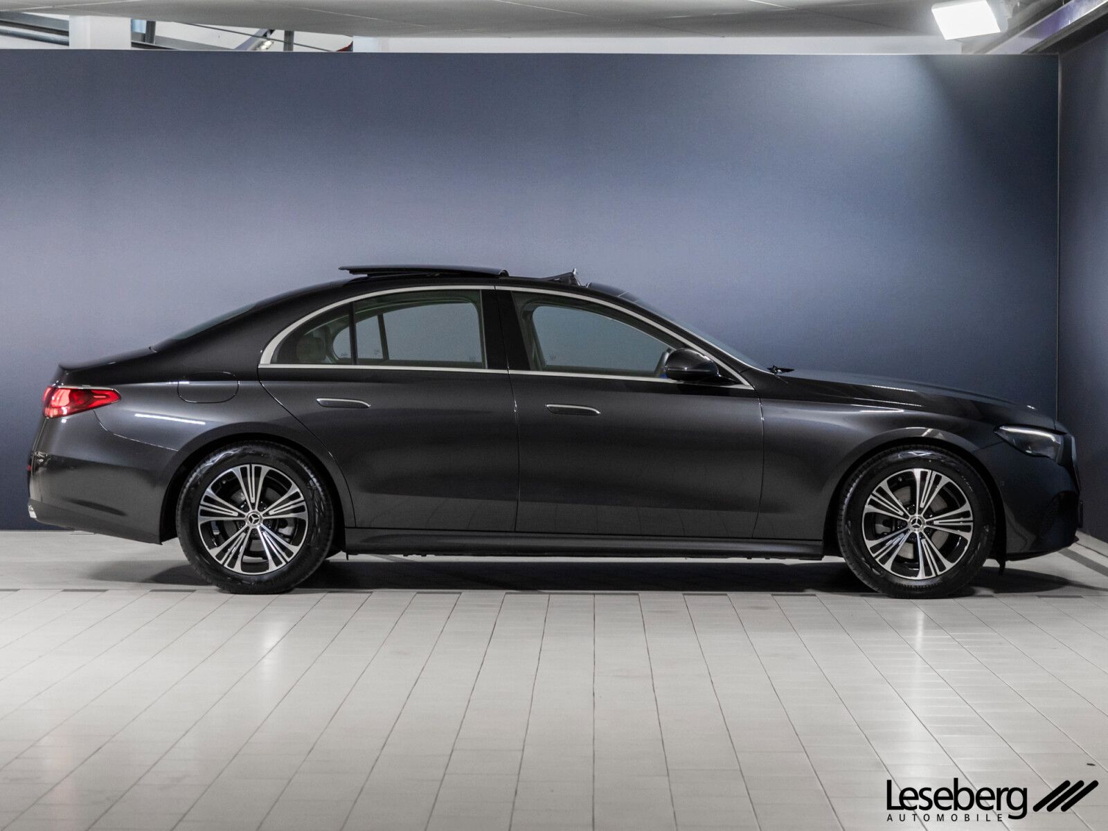Mercedes-Benz E 220 d Avantg. Adv. Panorama LED Distron Kamera foto 4