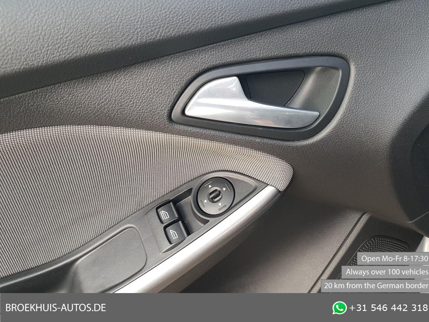 Ford Focus 2013 — photo 19