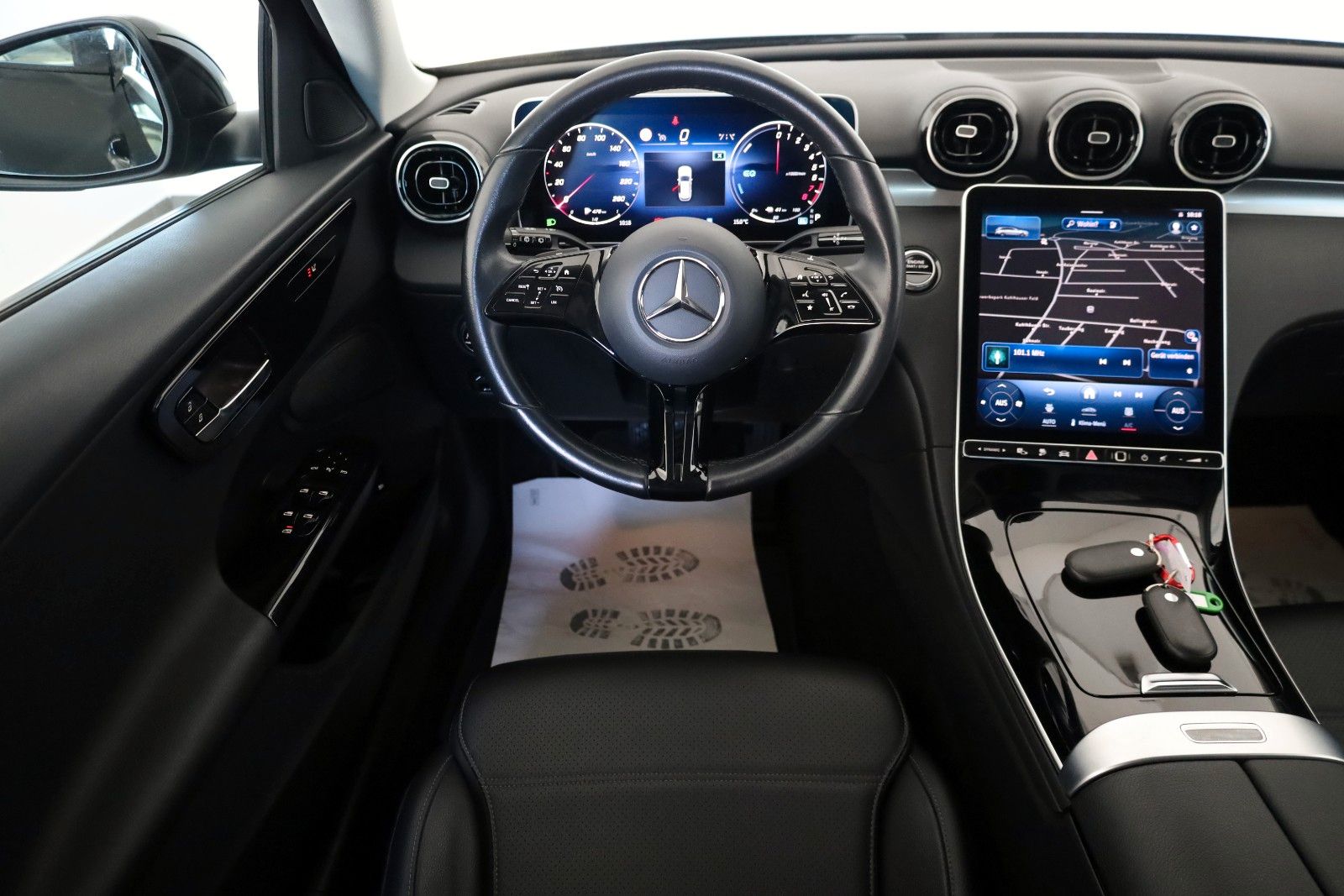 Fahrzeugabbildung Mercedes-Benz C 300e T Leder,Navi,LED,SH,PDC,Kamera,Park Paket