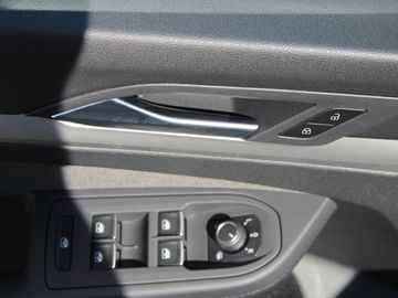 Volkswagen Golf VIII TSI Life Panoramad.