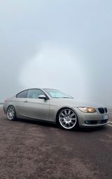 BMW E92 320i - BMW 320: 320i E92
