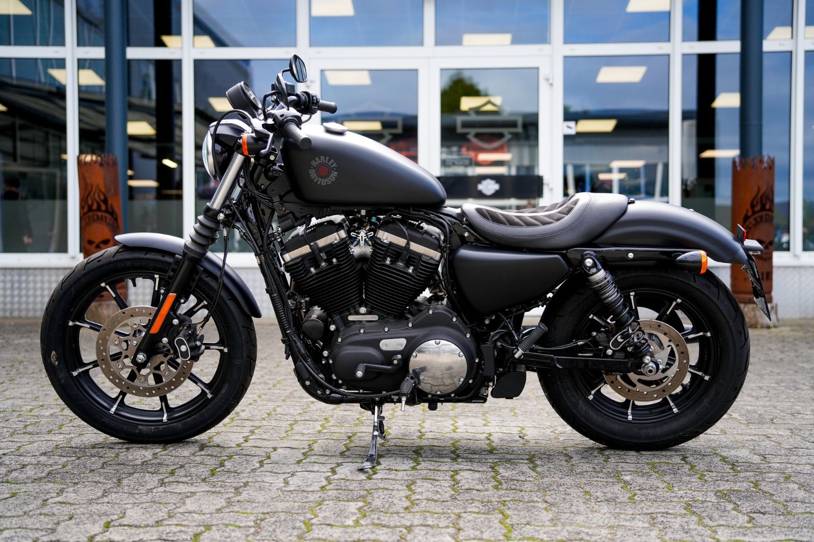 Fahrzeugabbildung Harley-Davidson XL883N - Iron - seltenes Neufahrzeug (Tageszul.)