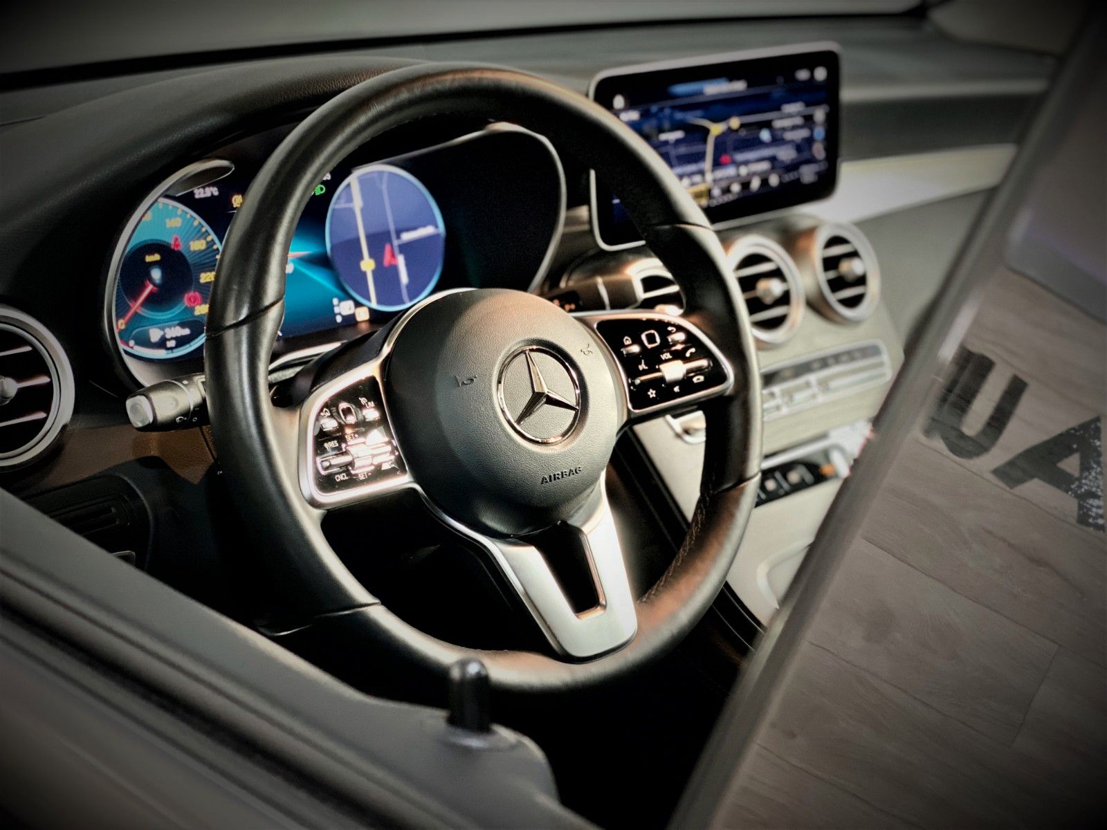 Fahrzeugabbildung Mercedes-Benz GLC220d 4Matic*AHK*Standhzg*OffRoadPro*Burmester