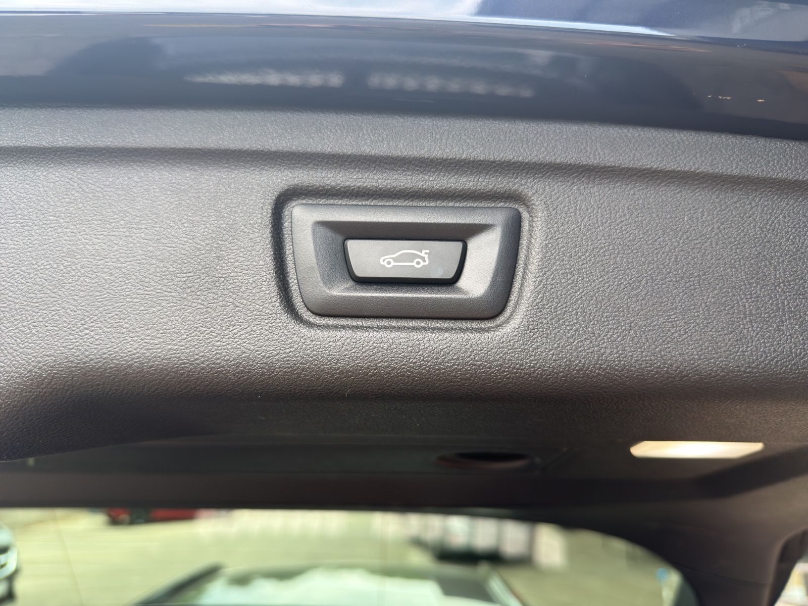Fahrzeugabbildung BMW 320 d xDrive Touring *Ambiente*Sport Line* AHK*