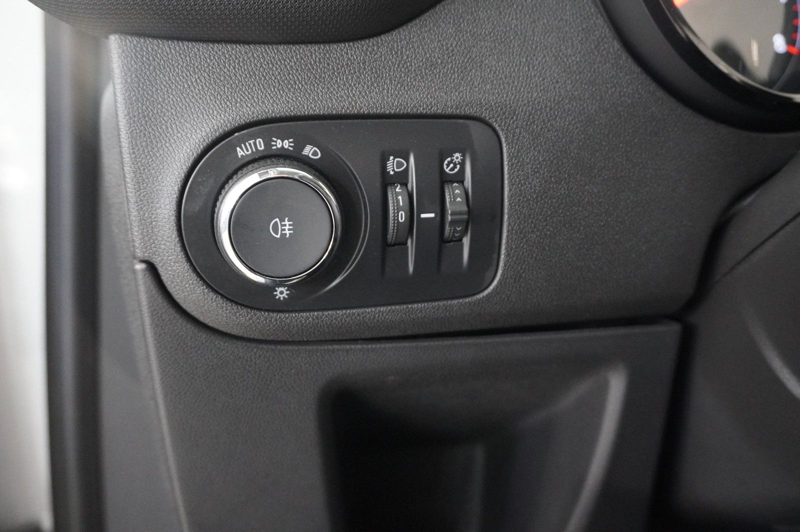 Fahrzeugabbildung Opel Crossland (X) 1.2 EDITION NAVI/LED/KAMERA/DAB+